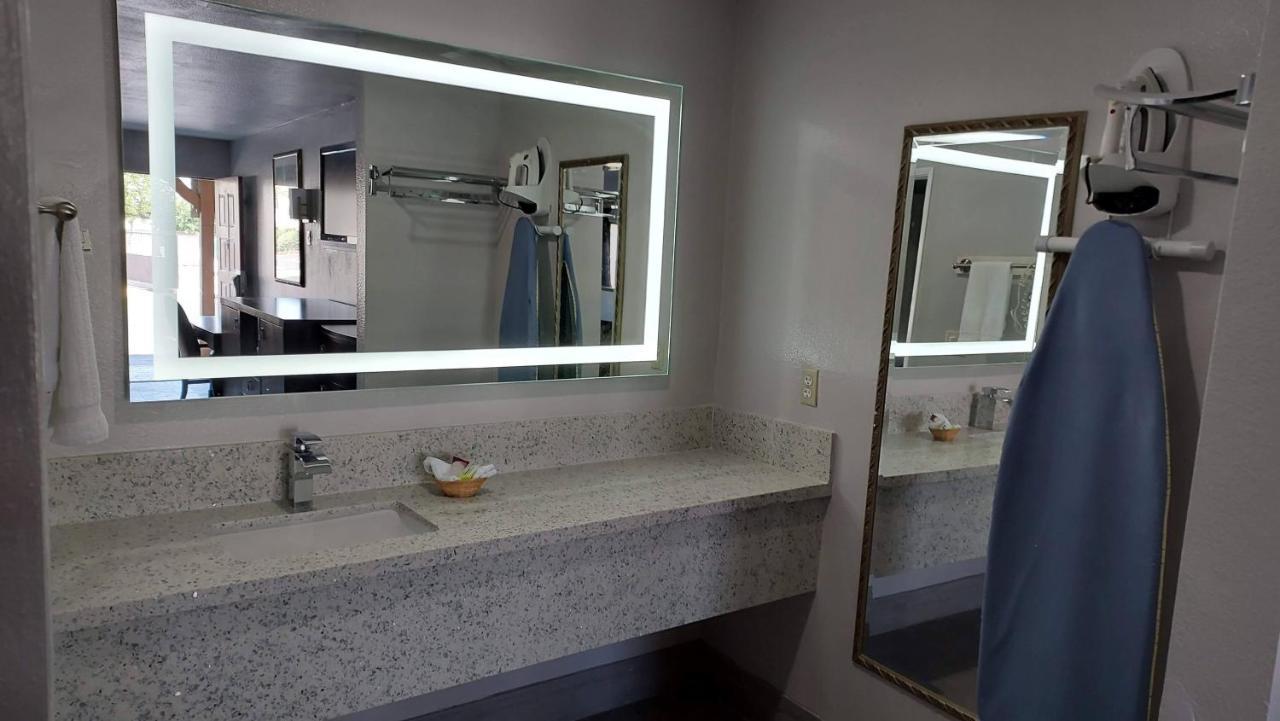 Regency Inn Norco Eksteriør billede